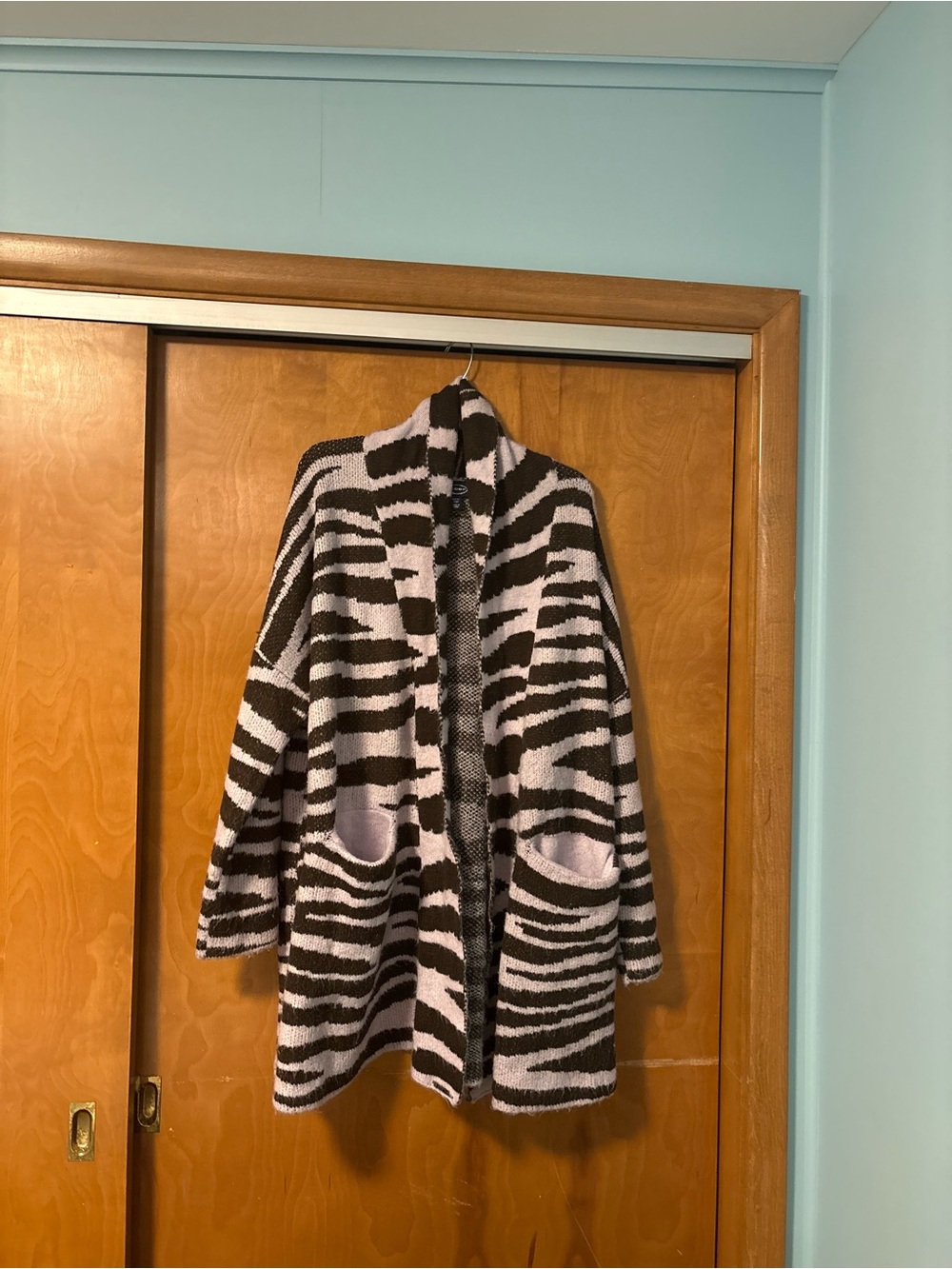 Open-Front Zebra Print Cardigan Sweater in Black and Light Pink